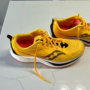 Saucony Endorphin Speed 2….. great condition never been used for running